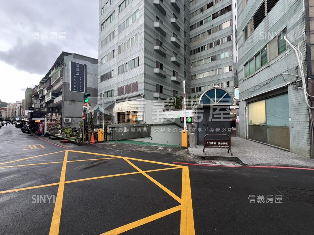 世貿ＩＣ機械車位房屋室內格局與周邊環境