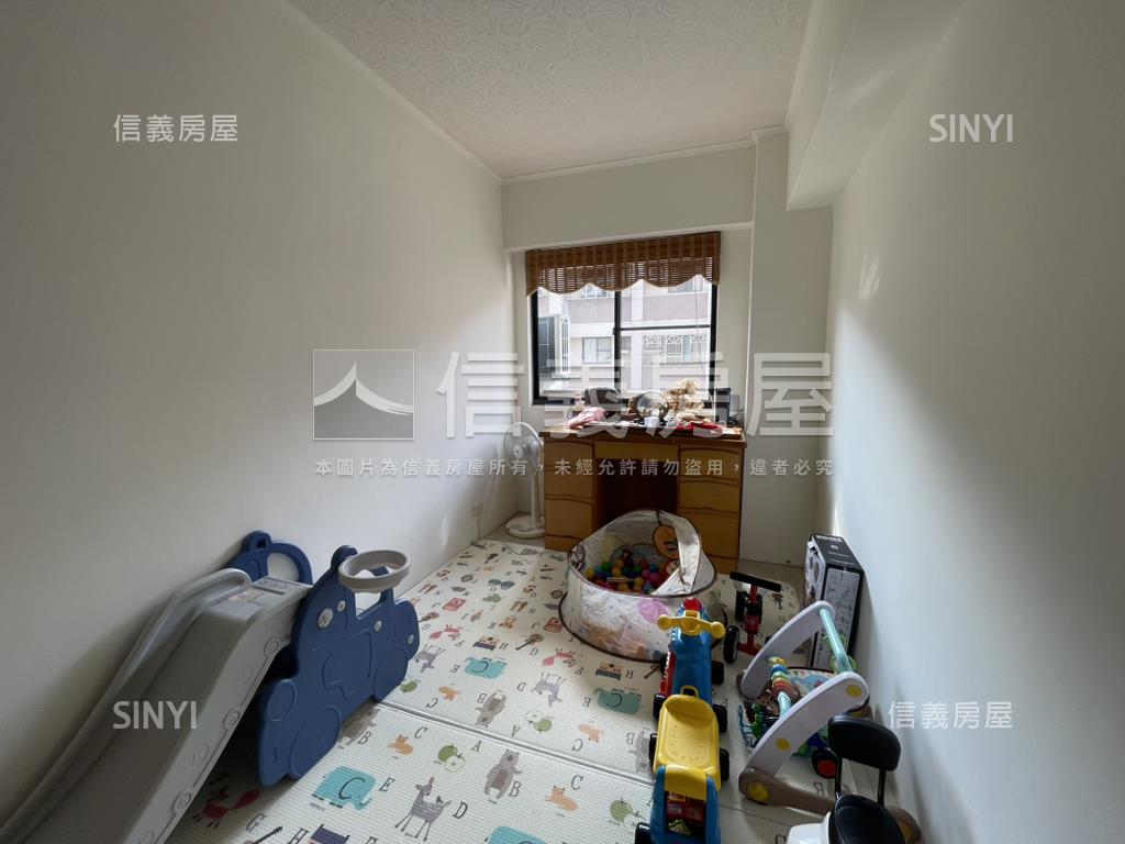 彩虹園邸大四房屋況佳房屋室內格局與周邊環境