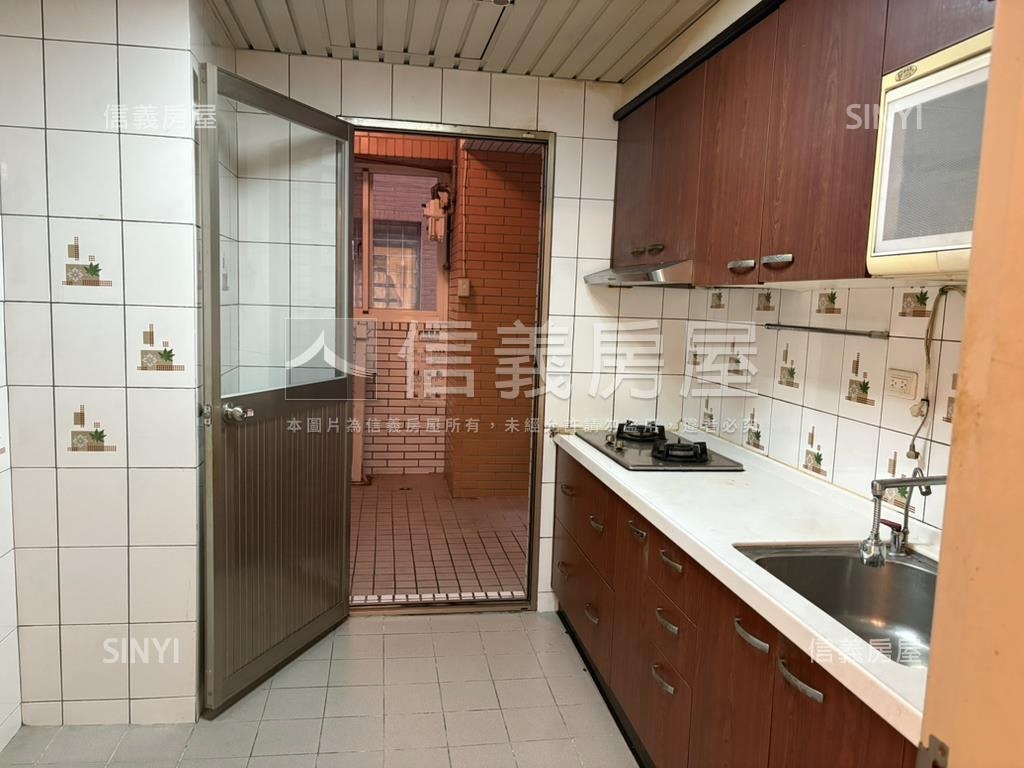 健安新城面樹景三房帶車位房屋室內格局與周邊環境