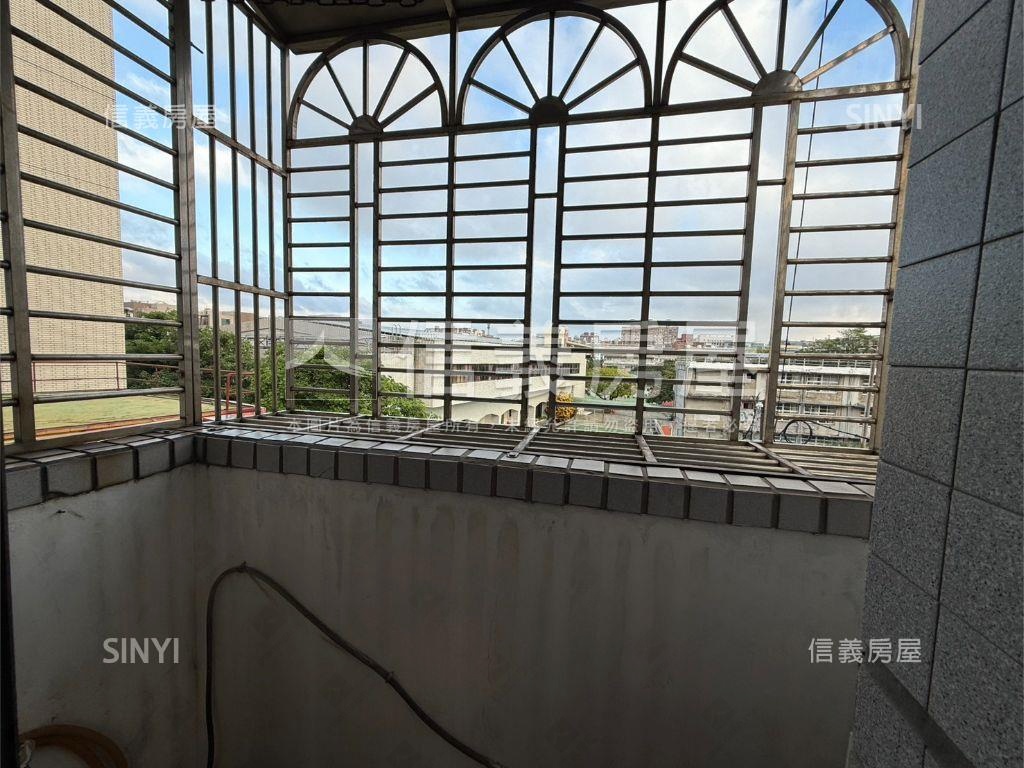 電梯三房一次擁有房屋室內格局與周邊環境