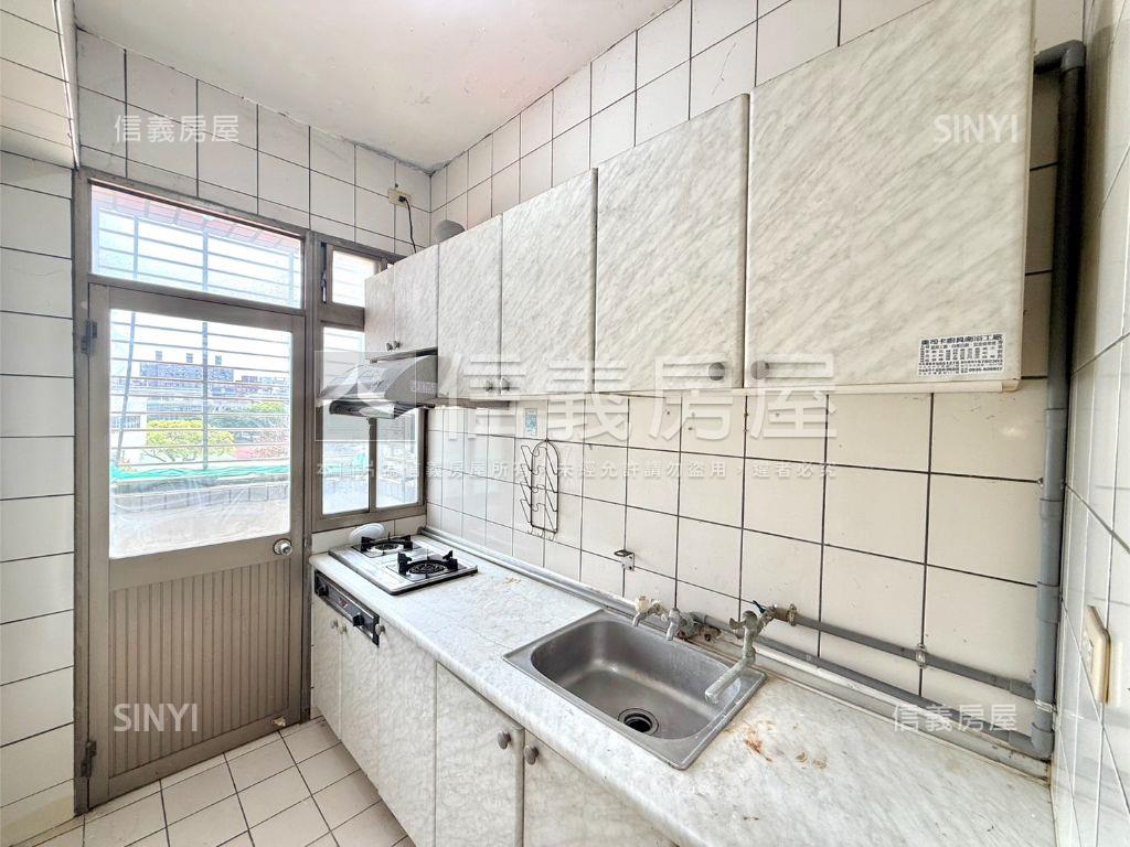 竹北一次擁有電梯三房房屋室內格局與周邊環境