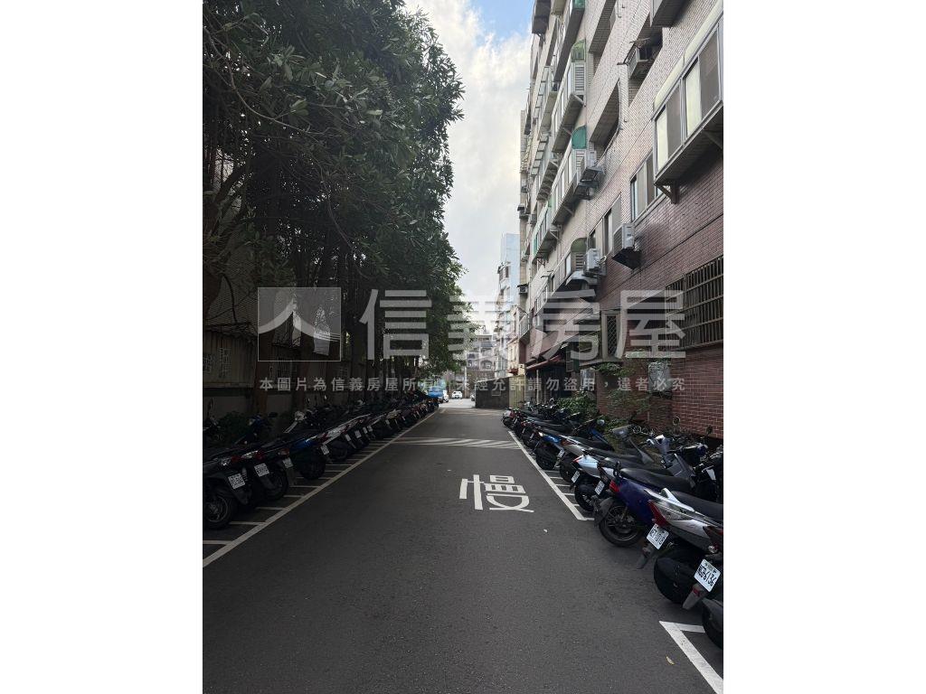 竹北一次擁有電梯三房房屋室內格局與周邊環境