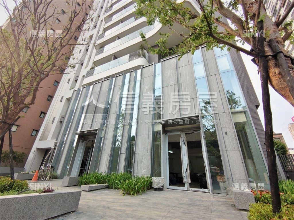 國美館約八米面寬邊間店面房屋室內格局與周邊環境