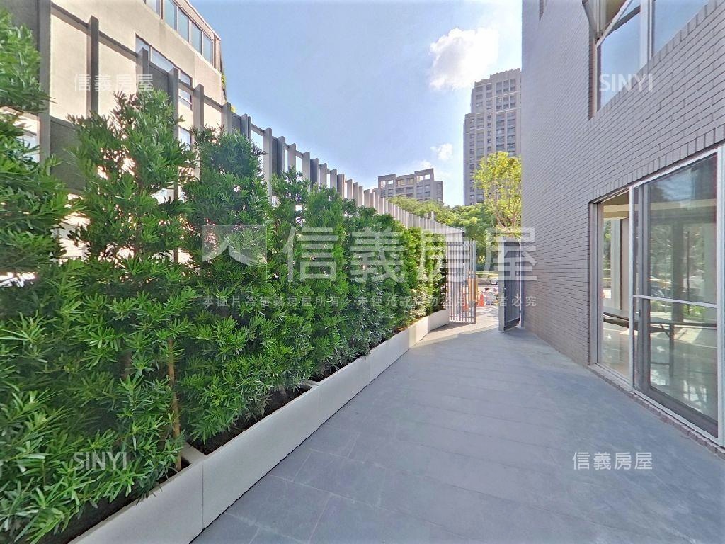 國美館約八米面寬邊間店面房屋室內格局與周邊環境