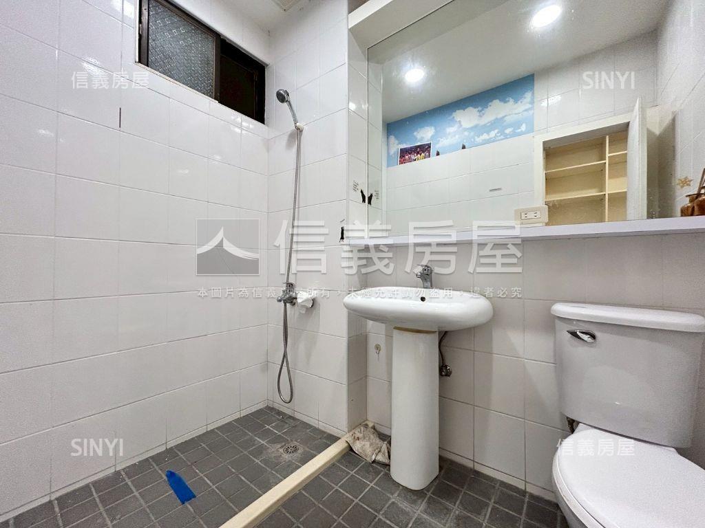 近１０１，巨龍小巧金店舖房屋室內格局與周邊環境