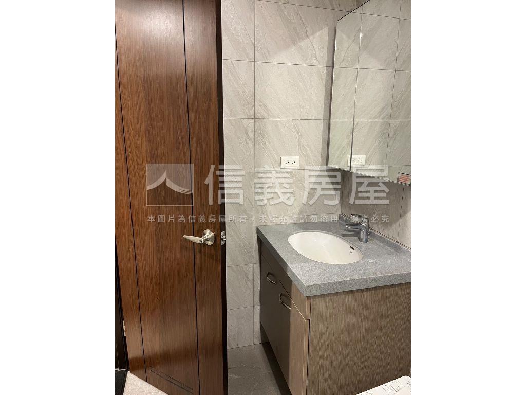 新潤翡麗高樓採光三房房屋室內格局與周邊環境