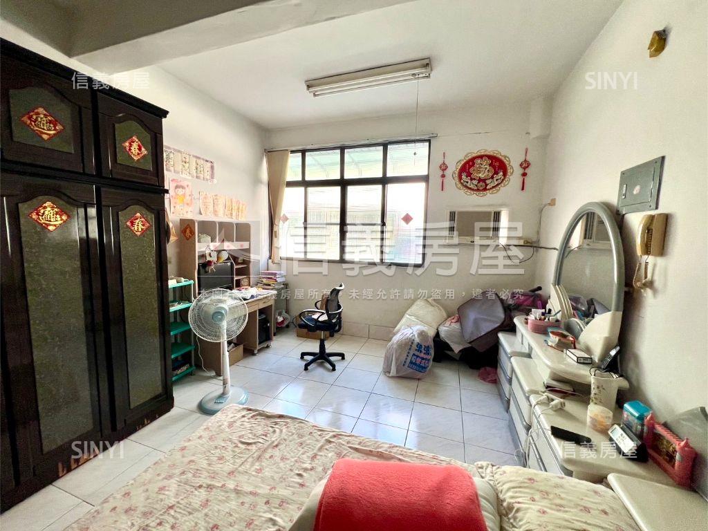 五甲商圈正街無夾層透天房屋室內格局與周邊環境