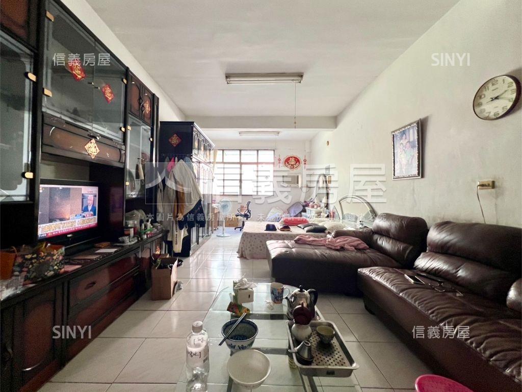 五甲商圈正街無夾層透天房屋室內格局與周邊環境