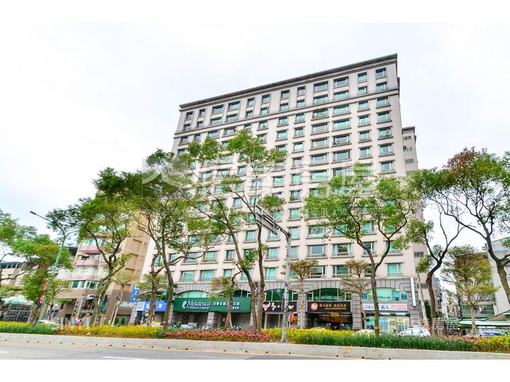 大坪林捷運路寬醒目金店面房屋室內格局與周邊環境