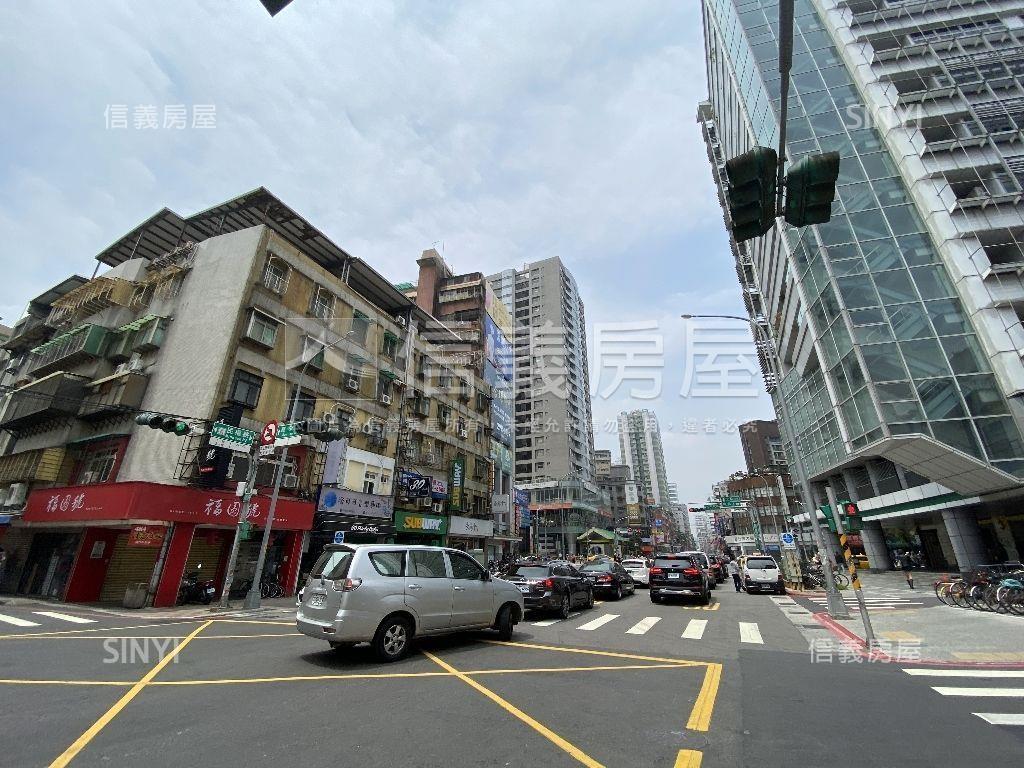 大坪林捷運路寬醒目金店面房屋室內格局與周邊環境