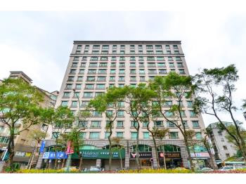 大坪林捷運路寬醒目金店面