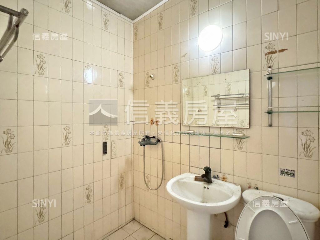 近中華路傳統透天房屋室內格局與周邊環境