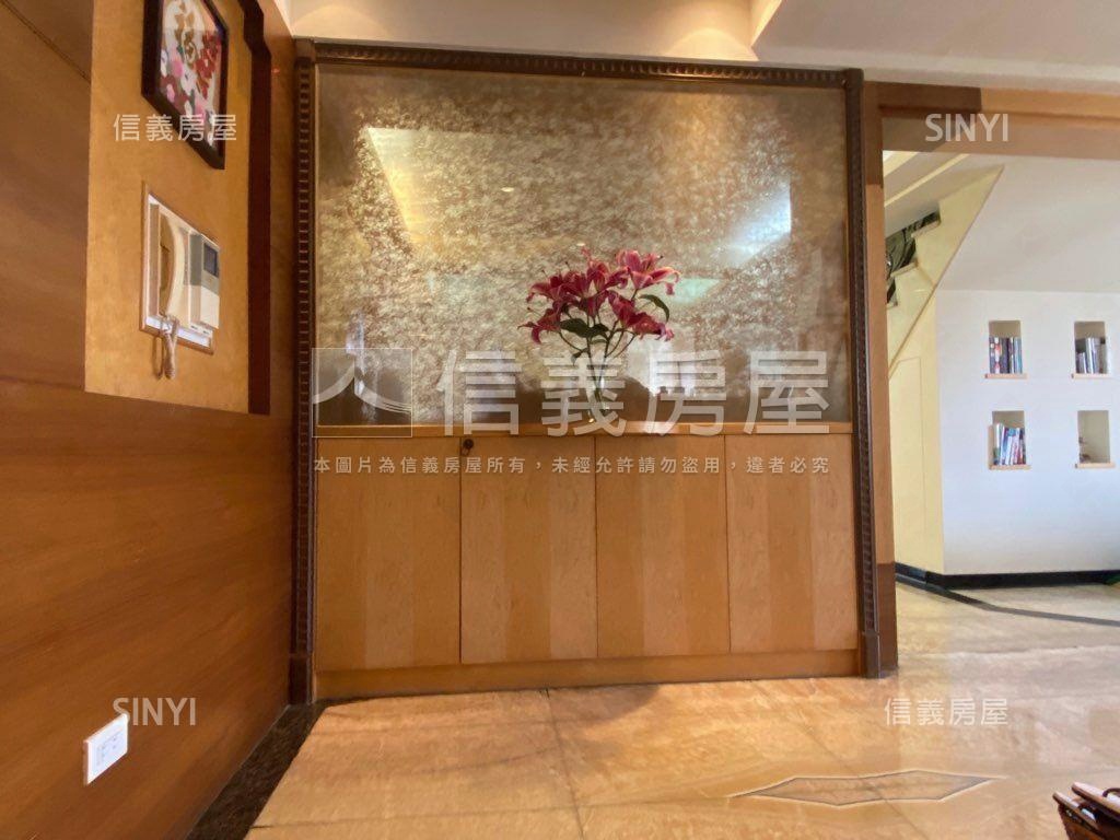 專任計畫區挑高樓中樓房屋室內格局與周邊環境