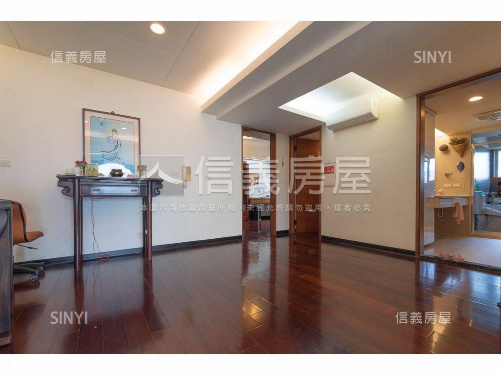 專任計畫區挑高樓中樓房屋室內格局與周邊環境