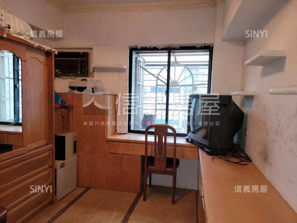 松山新城甲標３房房屋室內格局與周邊環境