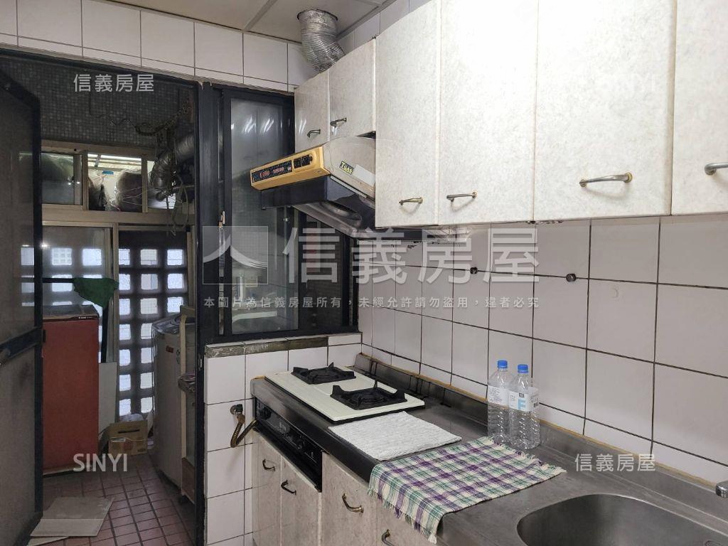 松山新城甲標３房房屋室內格局與周邊環境