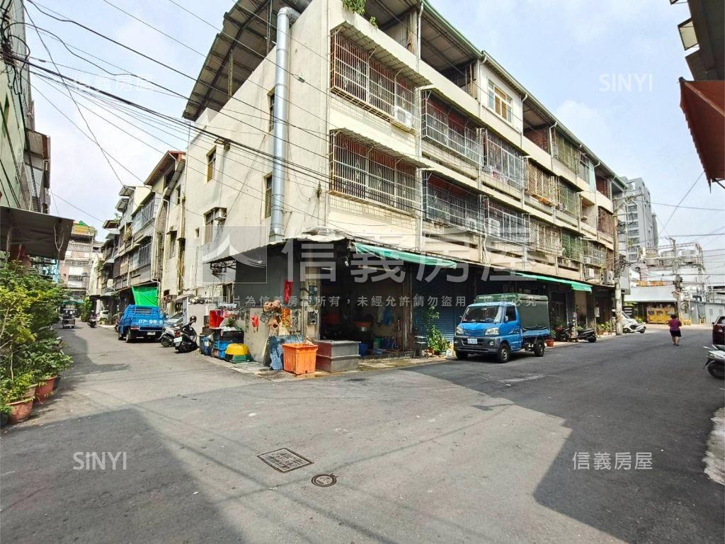 近家樂福收租透套Ａ房屋室內格局與周邊環境