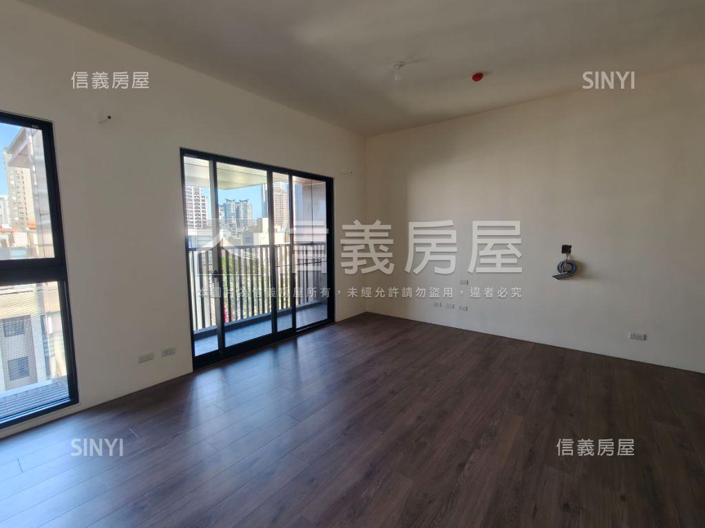 七期Ｖ市政。三改二房平車房屋室內格局與周邊環境