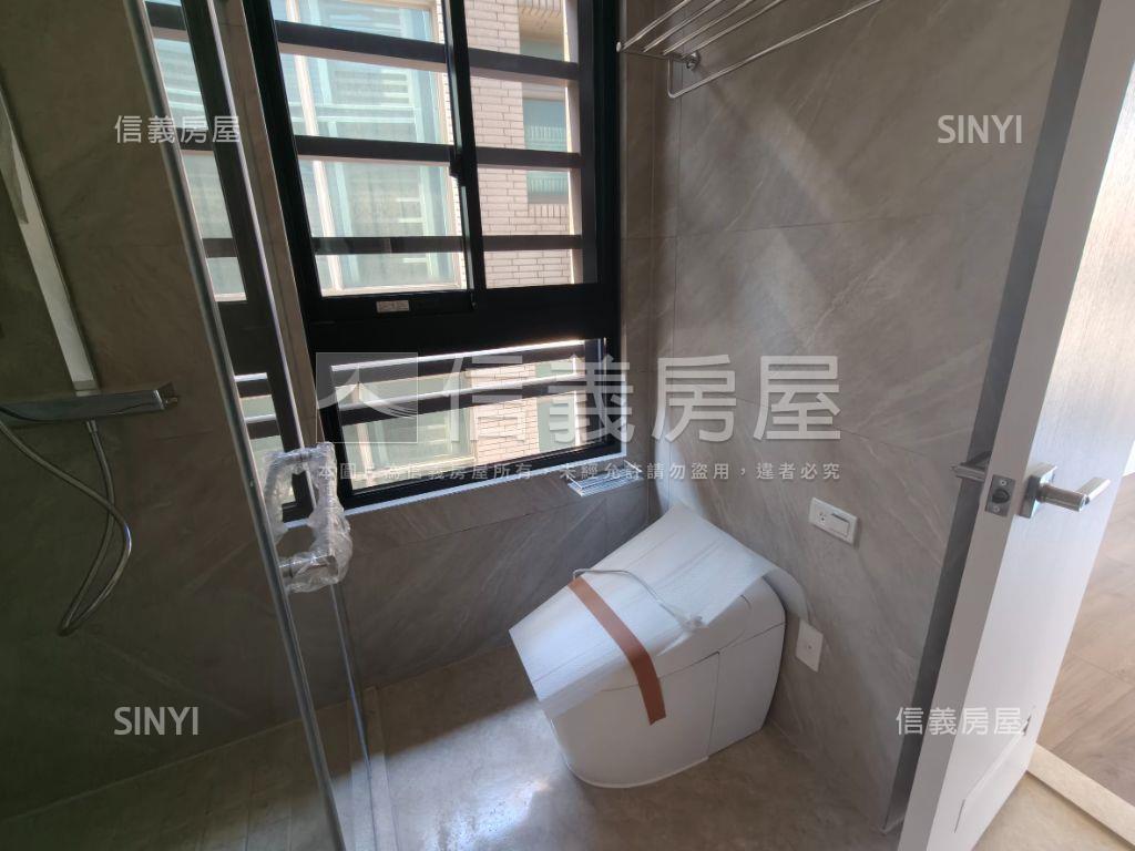 七期Ｖ市政。三改二房平車房屋室內格局與周邊環境