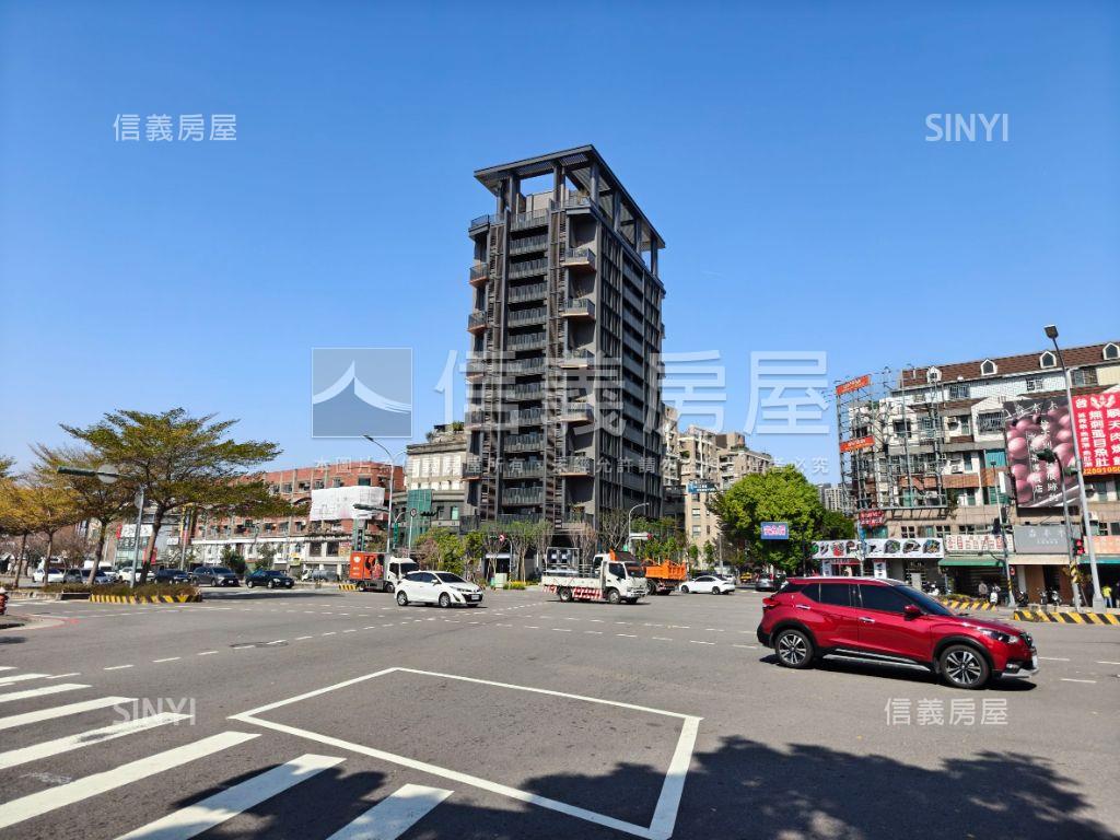 七期Ｖ市政。三改二房平車房屋室內格局與周邊環境