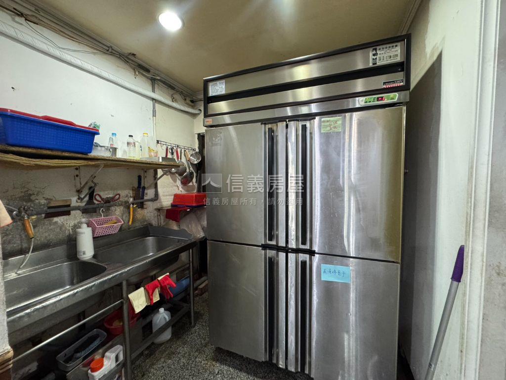 國際京城金店面房屋室內格局與周邊環境