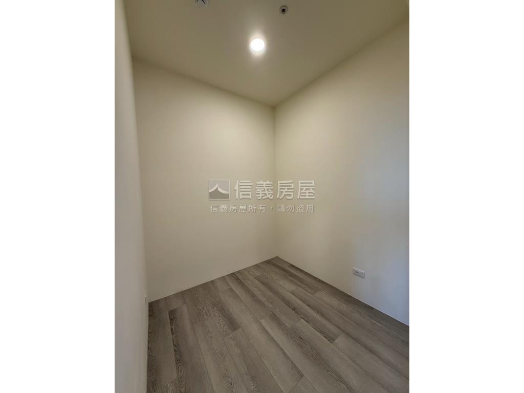 綠意盎然高樓景觀三房車位房屋室內格局與周邊環境