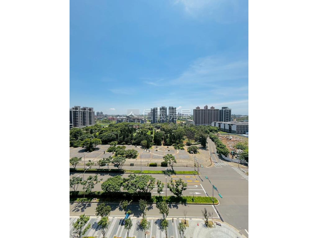 綠意盎然高樓景觀三房車位房屋室內格局與周邊環境