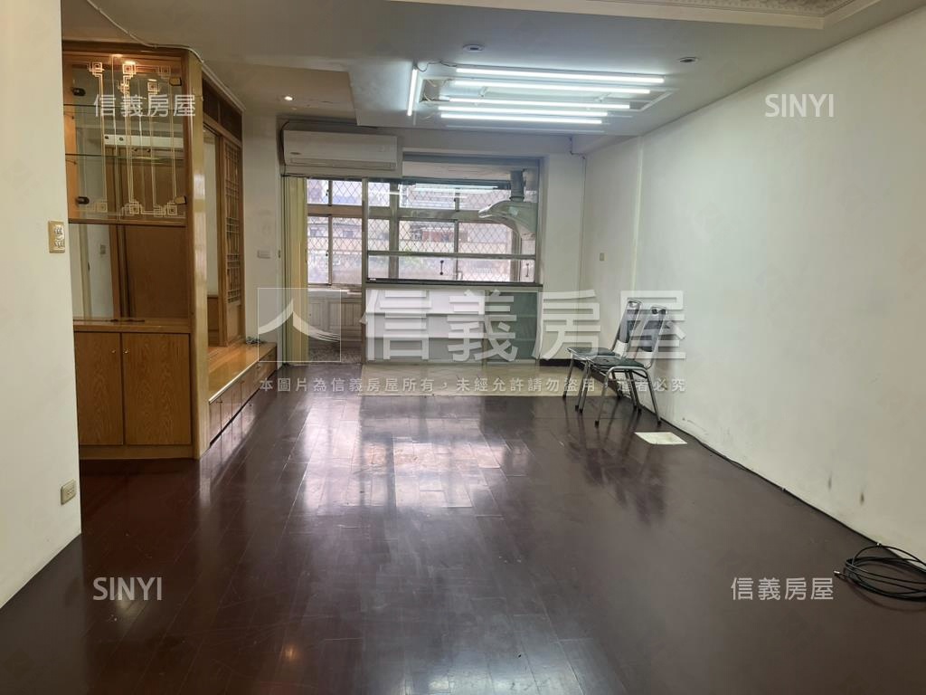 華山邊間電梯兩房房屋室內格局與周邊環境