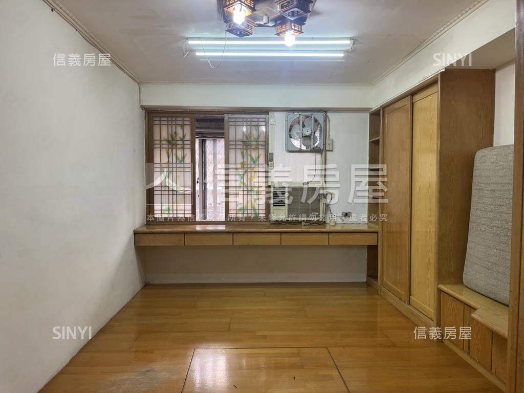 華山邊間電梯兩房房屋室內格局與周邊環境