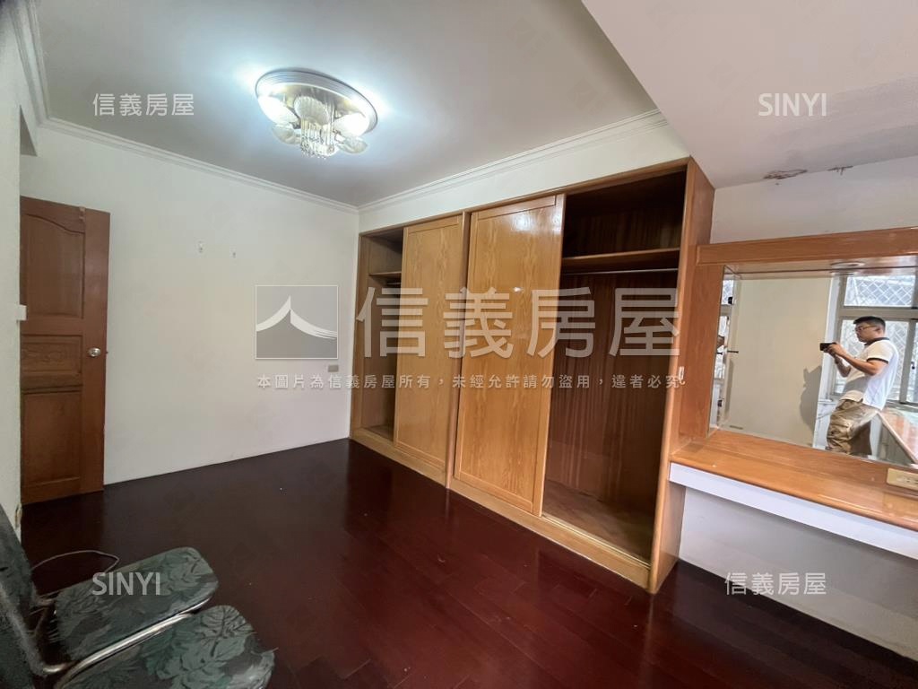 華山邊間電梯兩房房屋室內格局與周邊環境