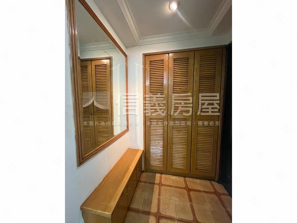 華山邊間電梯兩房房屋室內格局與周邊環境