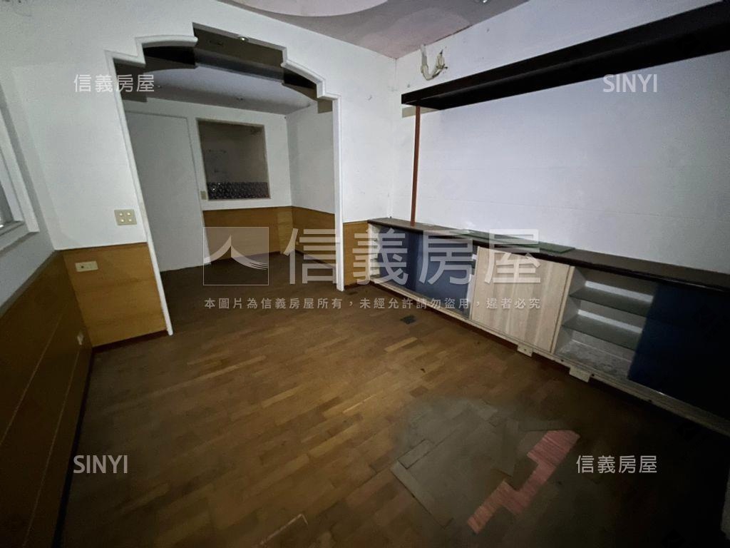 龍東路雙店面房屋室內格局與周邊環境