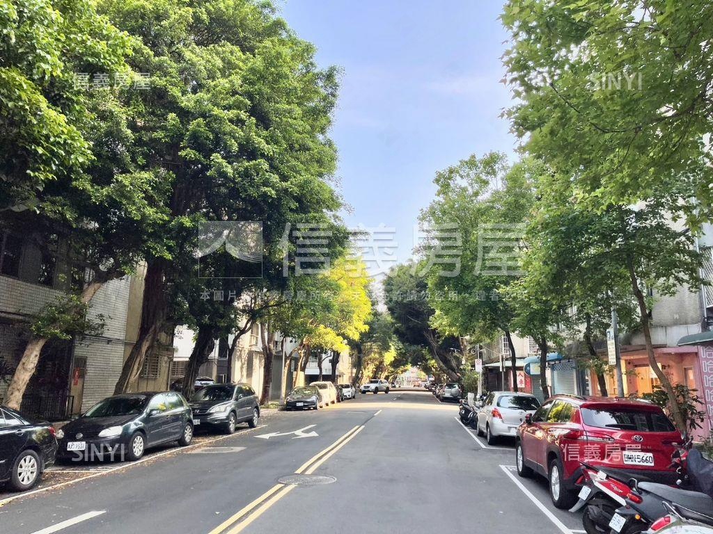 正富錦街三角窗面寬店王房屋室內格局與周邊環境