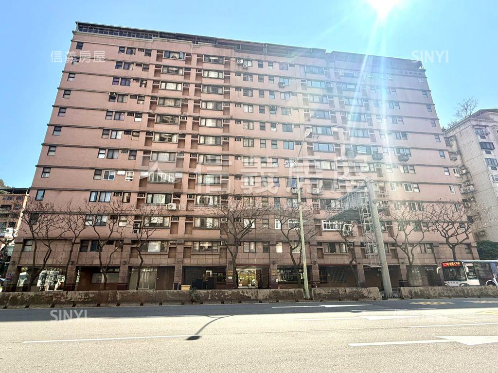 中興路三房車位房屋室內格局與周邊環境