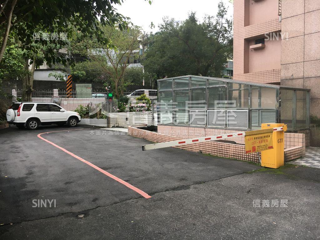 中興路三房車位房屋室內格局與周邊環境