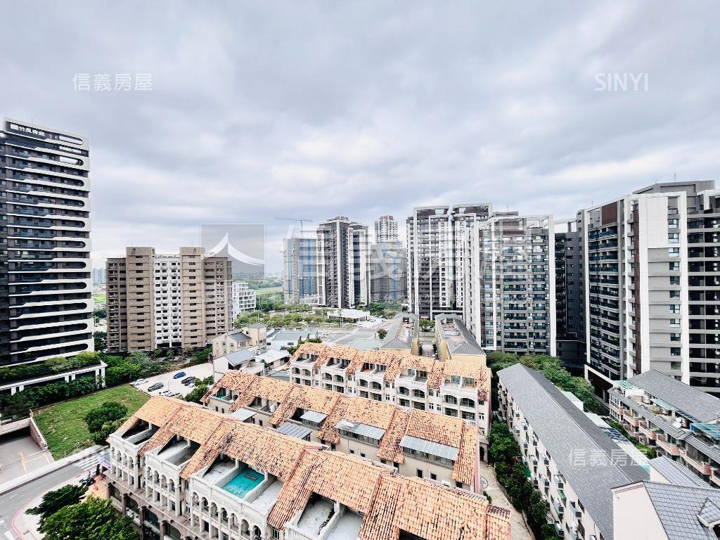 青埔躍世界景觀雙車位房屋室內格局與周邊環境