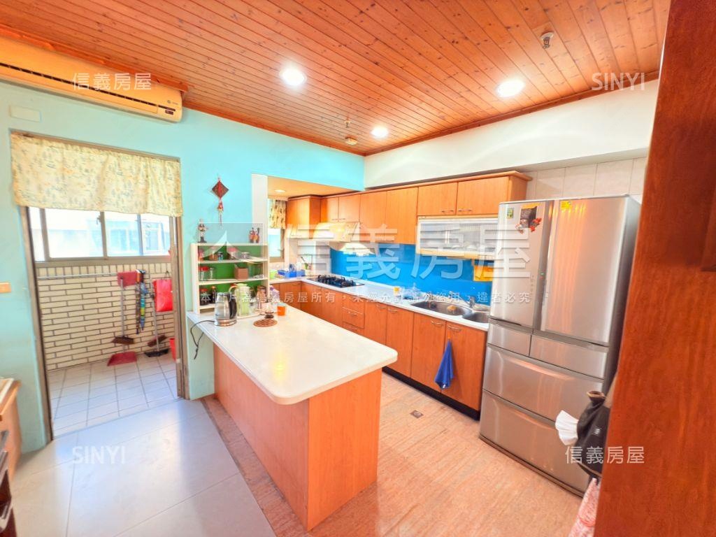 八期湖水岸面公園視野美屋房屋室內格局與周邊環境