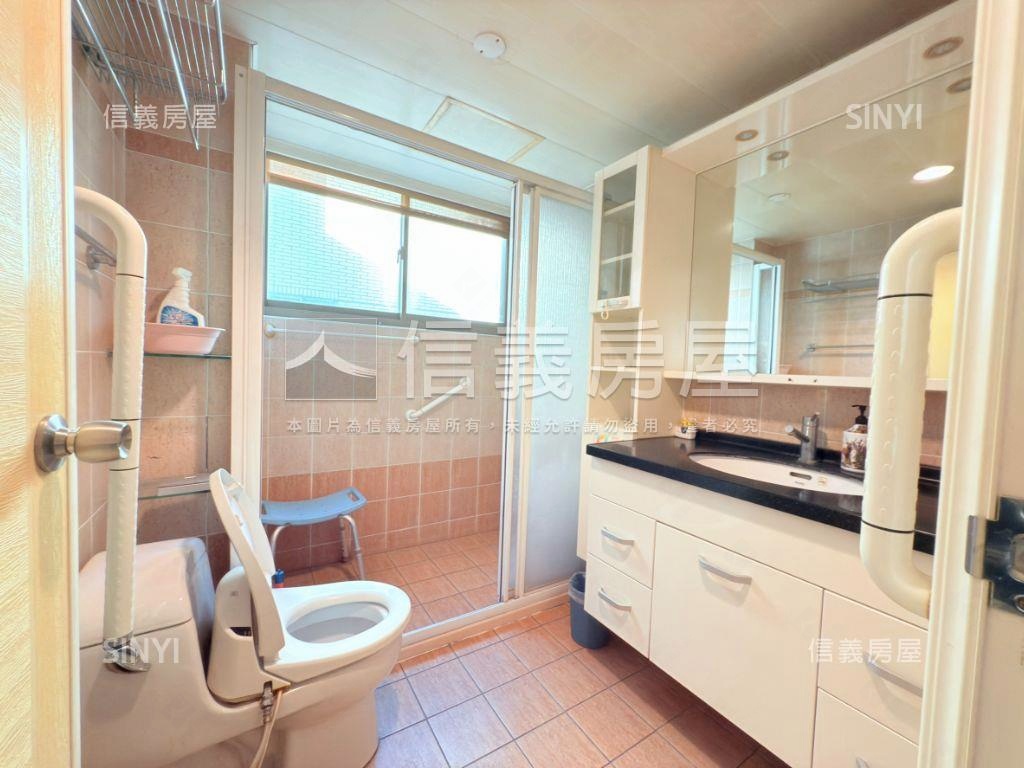 八期湖水岸面公園視野美屋房屋室內格局與周邊環境