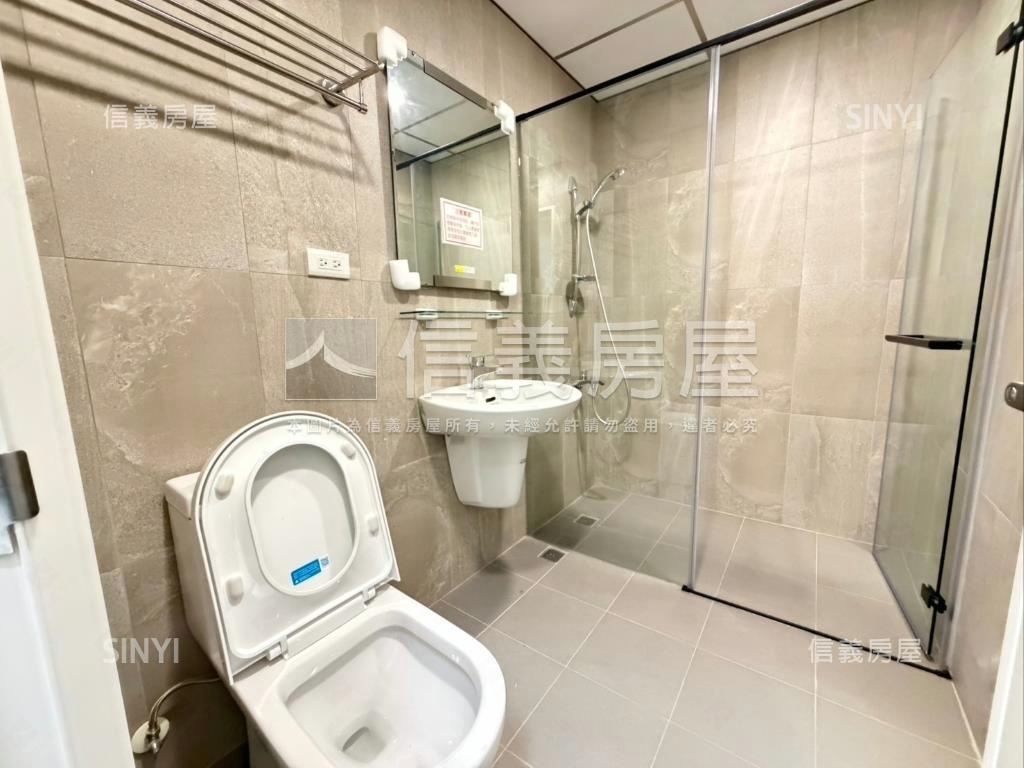 鳳山整新住辦店含平車Ⅲ房屋室內格局與周邊環境