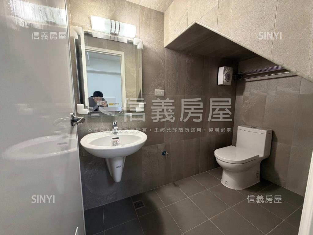 鳳山整新住辦店含平車Ⅲ房屋室內格局與周邊環境