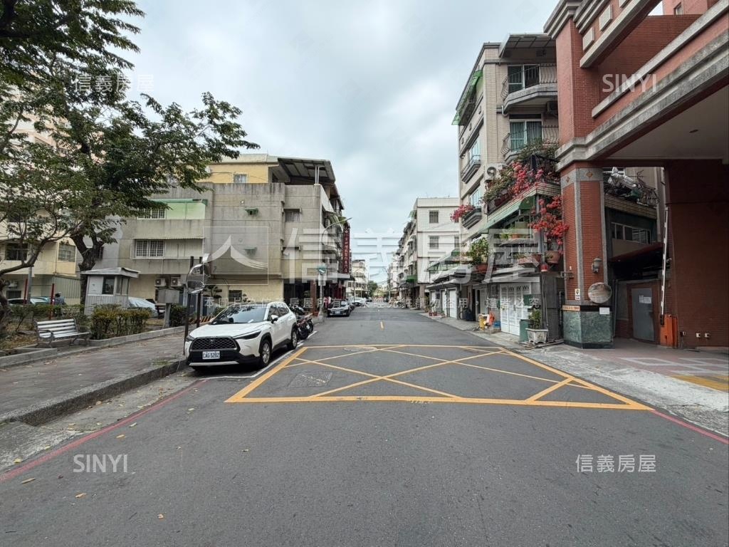 鳳山整新住辦店含平車Ⅲ房屋室內格局與周邊環境