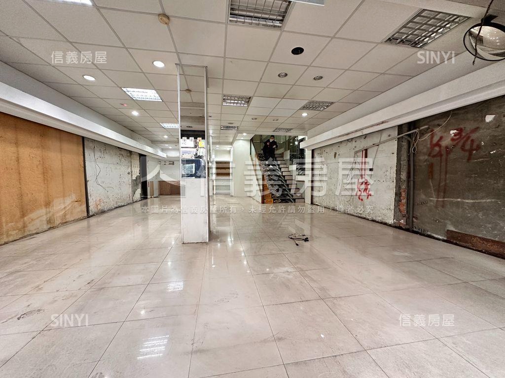 正中原夜市三角窗金透店房屋室內格局與周邊環境