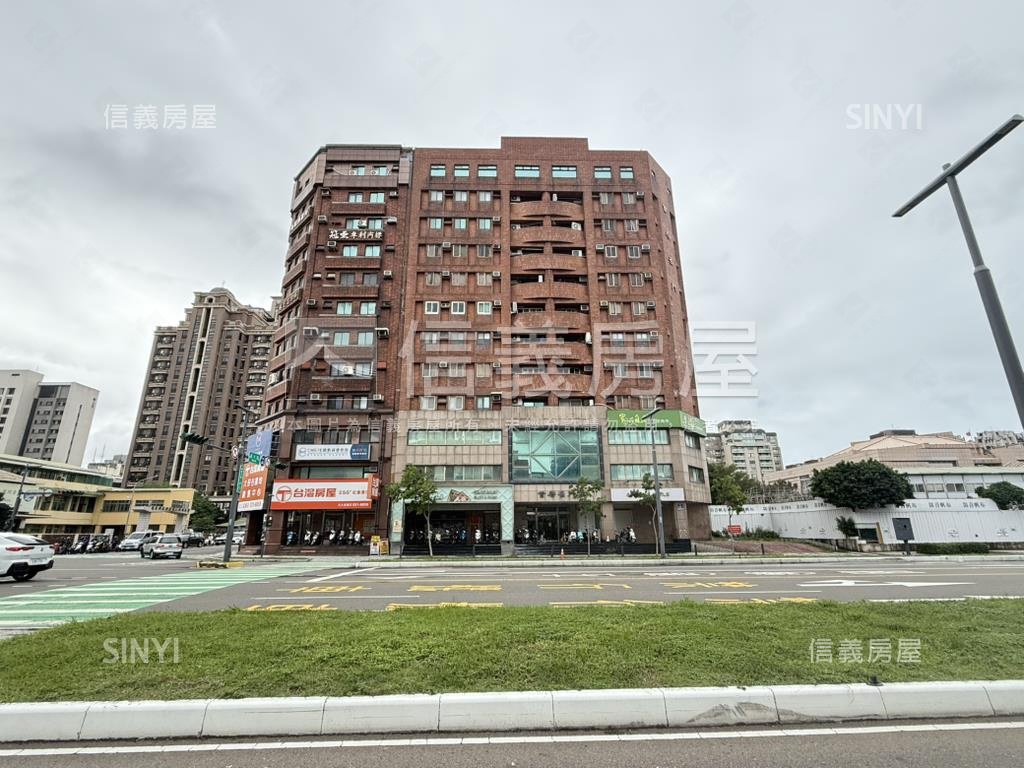 近文化中心大面寬店面房屋室內格局與周邊環境