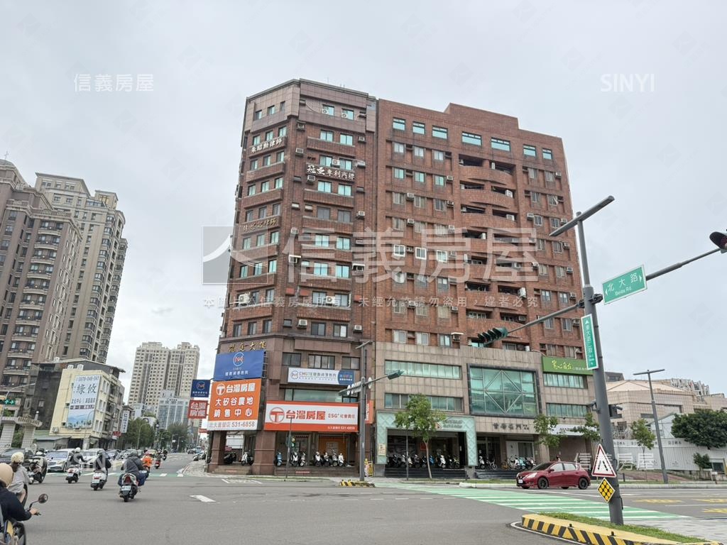 近文化中心大面寬店面房屋室內格局與周邊環境