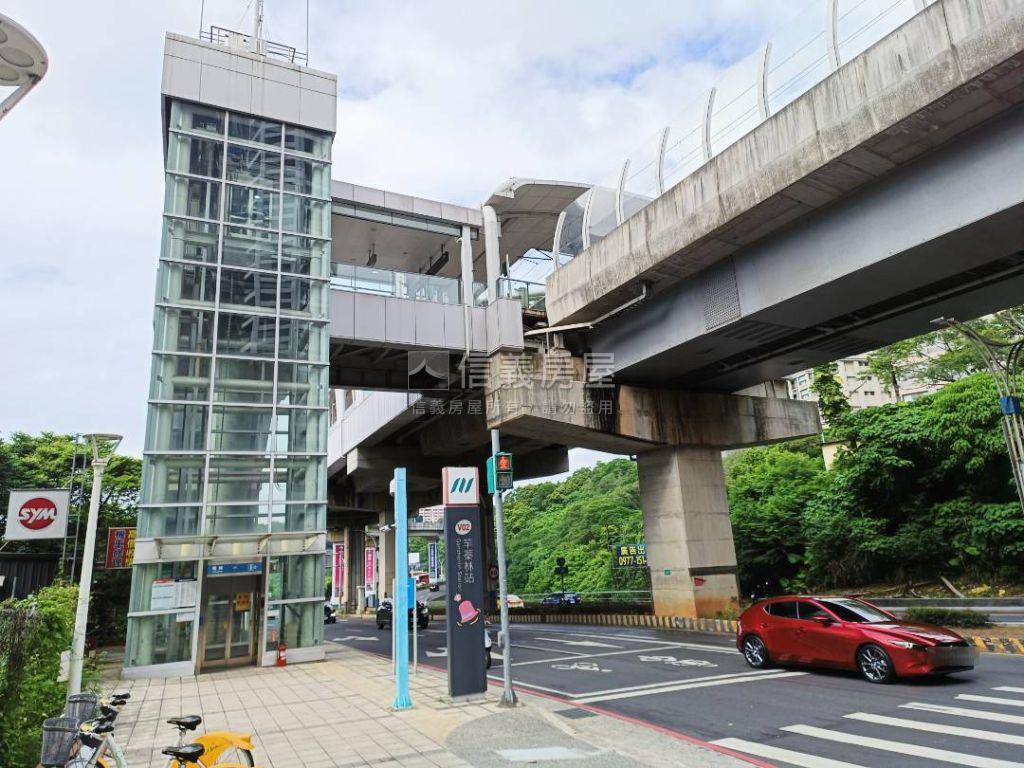 荷雅捷運裝潢三房車位房屋室內格局與周邊環境