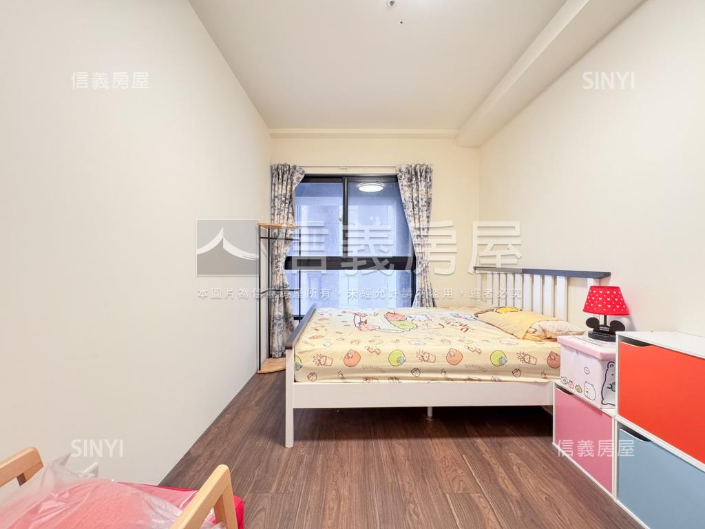 富宇雙學苑朝東南三房房屋室內格局與周邊環境