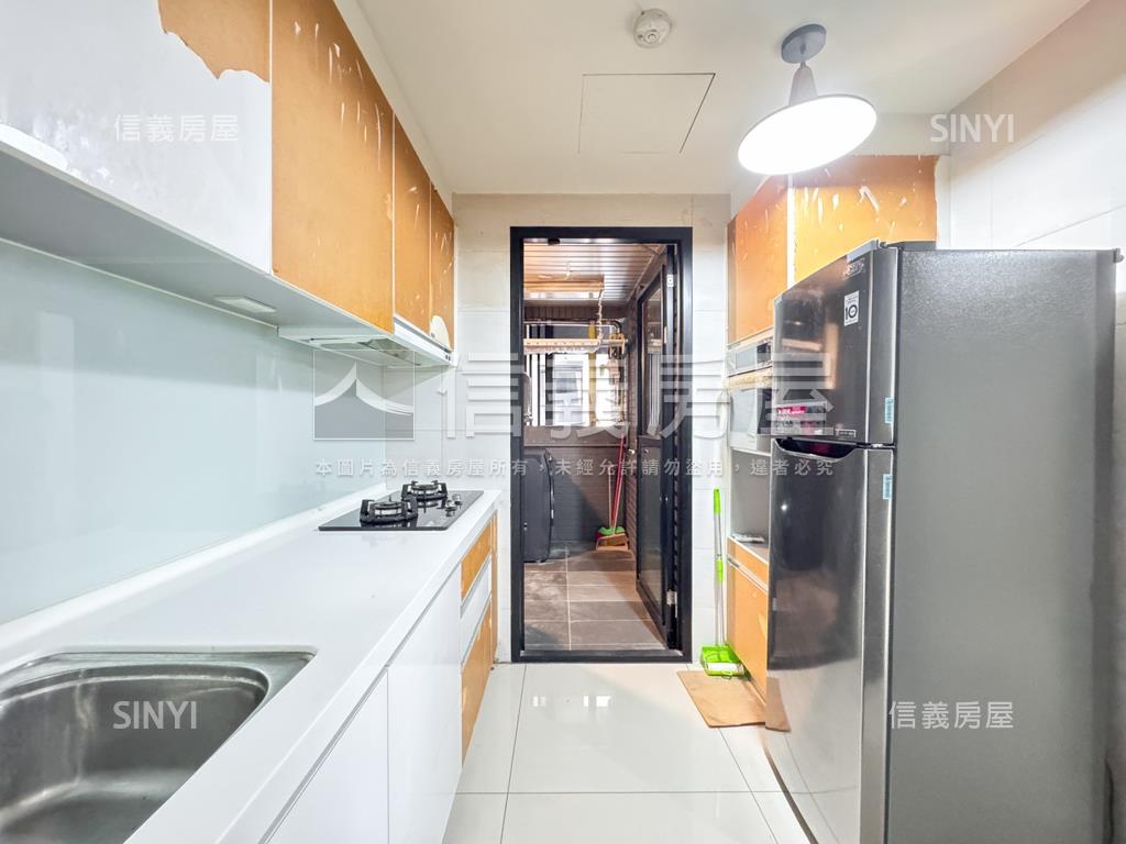 富宇雙學苑朝東南三房房屋室內格局與周邊環境