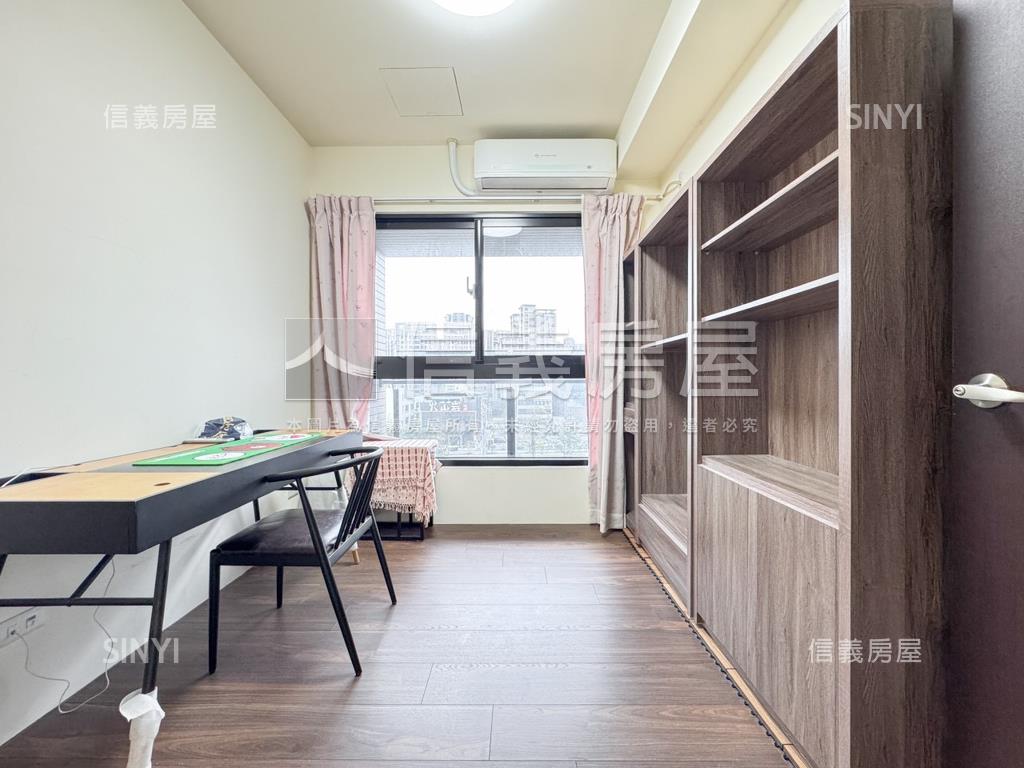 富宇雙學苑朝東南三房房屋室內格局與周邊環境