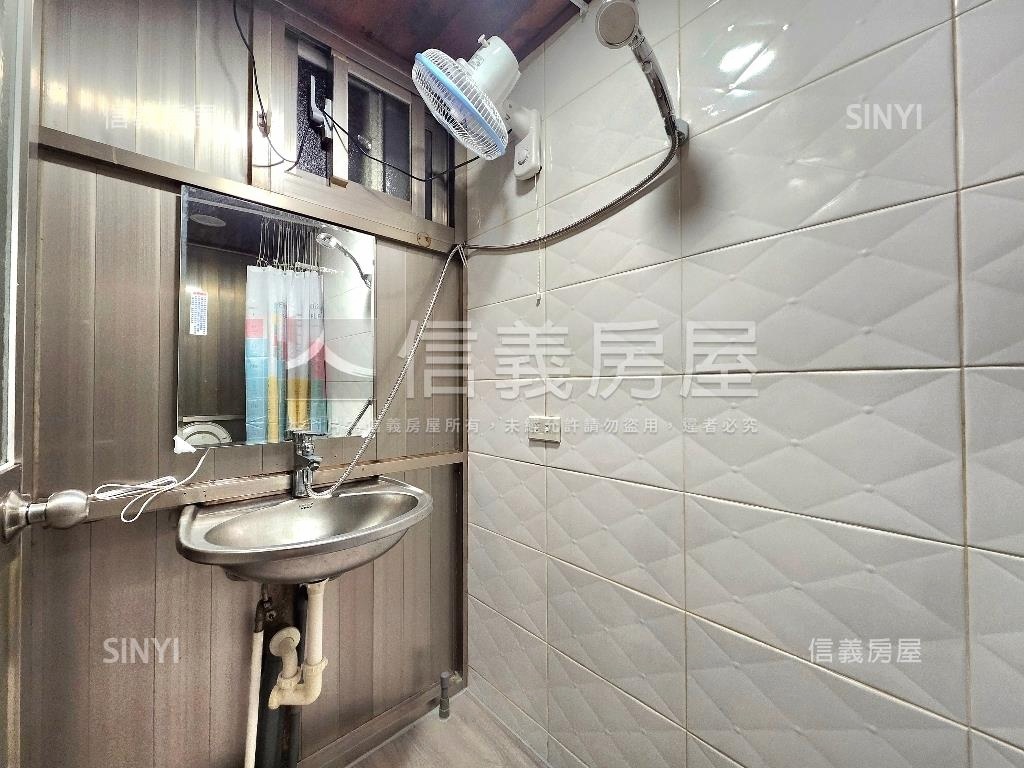 稀有釋出信義路店面房屋室內格局與周邊環境