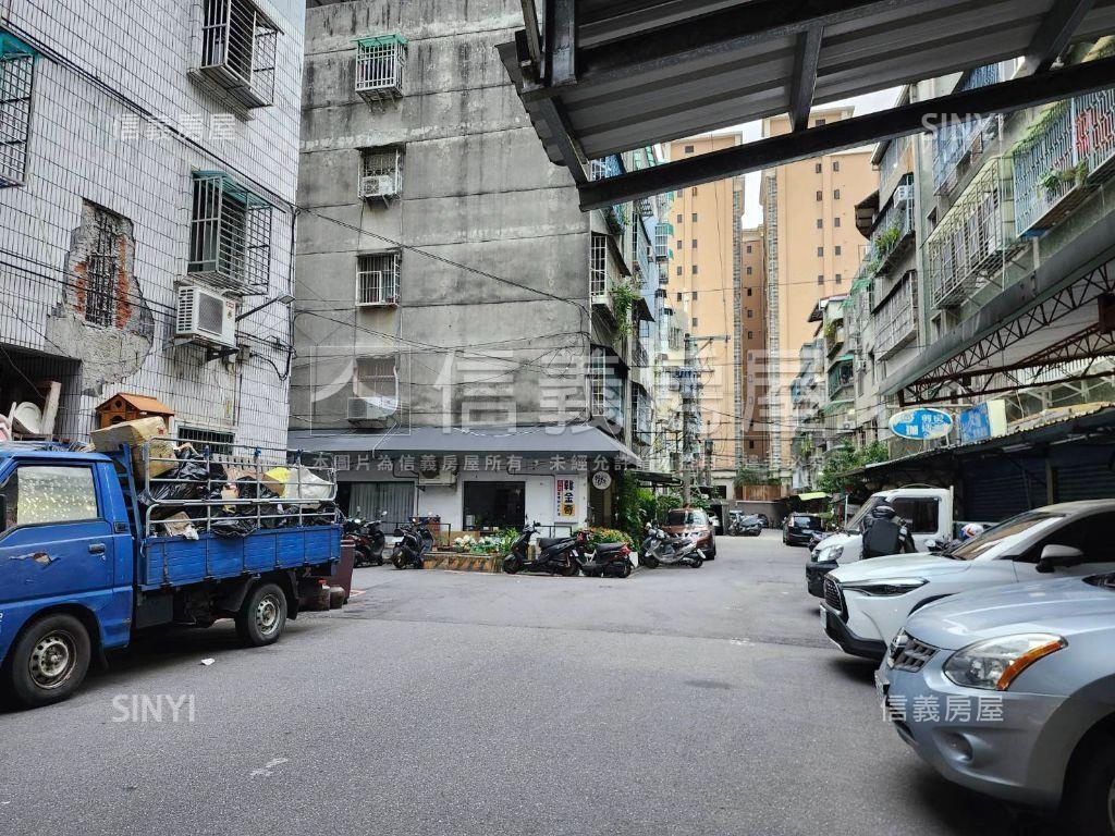 稀有釋出信義路店面房屋室內格局與周邊環境